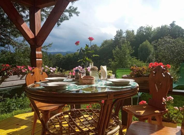 Zakwaterowanie u rodziny goszczącej dla 4 osób, z Balkon i Taras oraz Ogród i Basen w Laskowa - Kamionna
