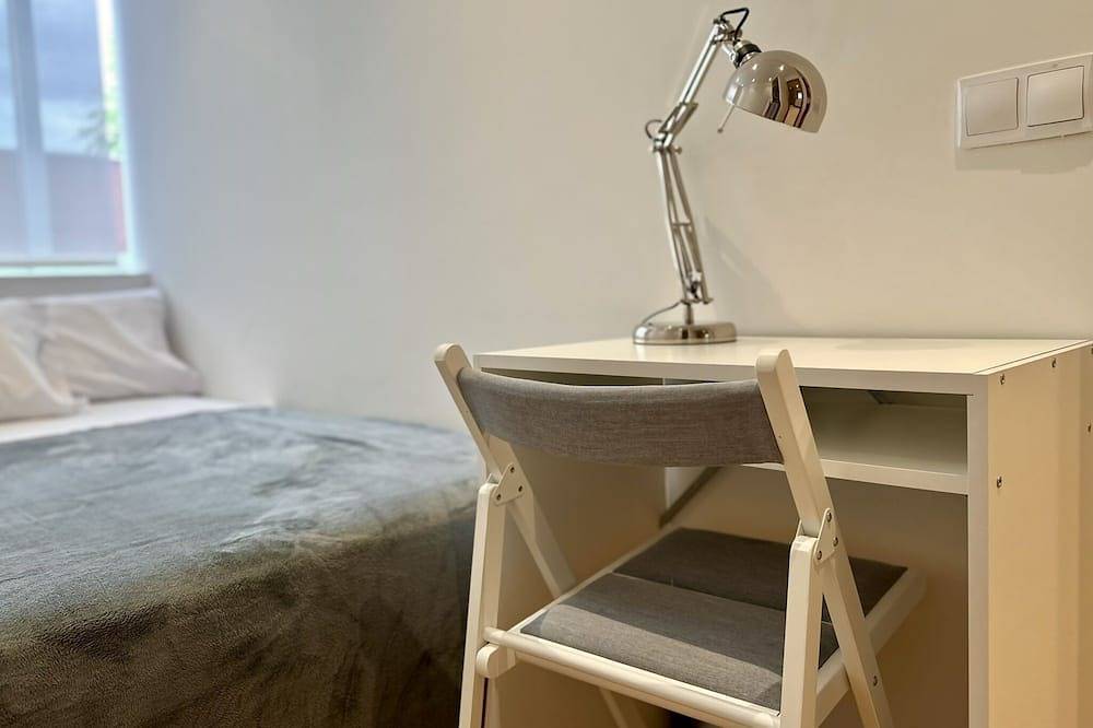 Entire apartment, New Luxury Apartment Madrid Feria 110 in Madrid, Madrid Province