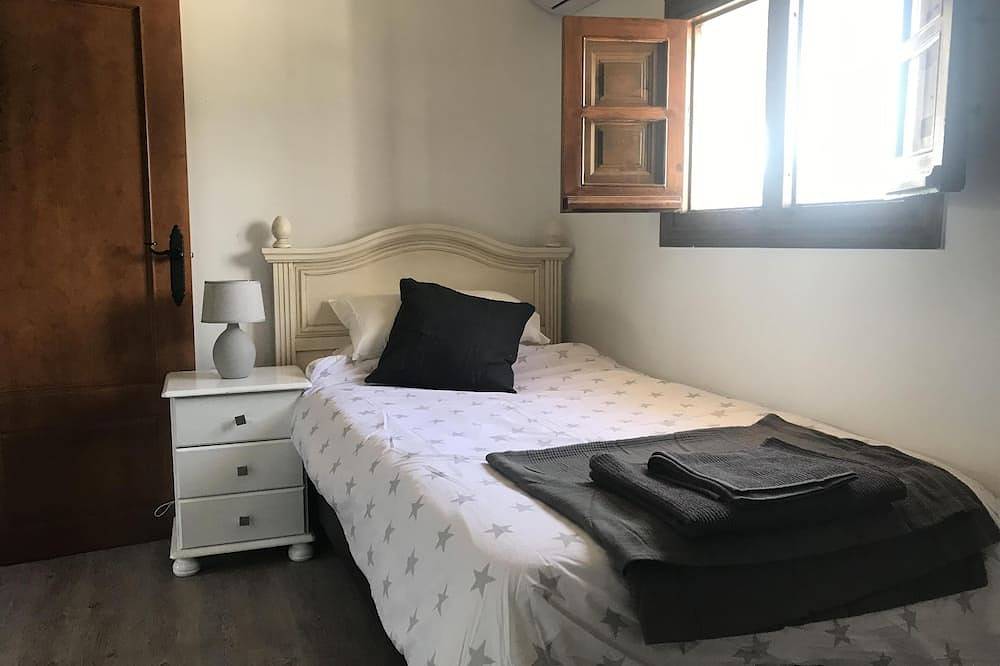 Beautiful Three Bedroomed Villa With Pool In Coín Andalusia in Coín, Málaga Province