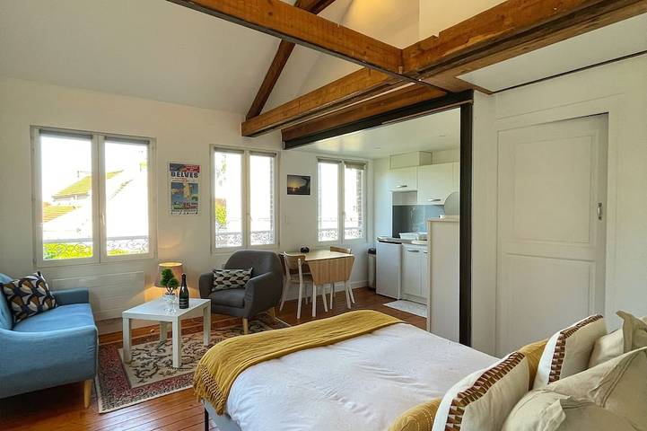 Ganze Wohnung, Rent studio - sleeps 2 - near Senlis and Charles-de-Gaulle Airport in Montagny-Sainte-Félicité, Oise