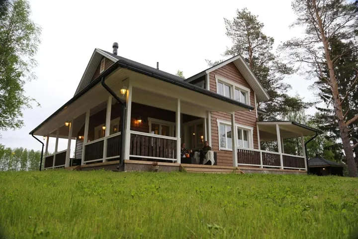 Villa für 12 Personen, mit Garten und Ausblick sowie Sauna und Seeblick - 1