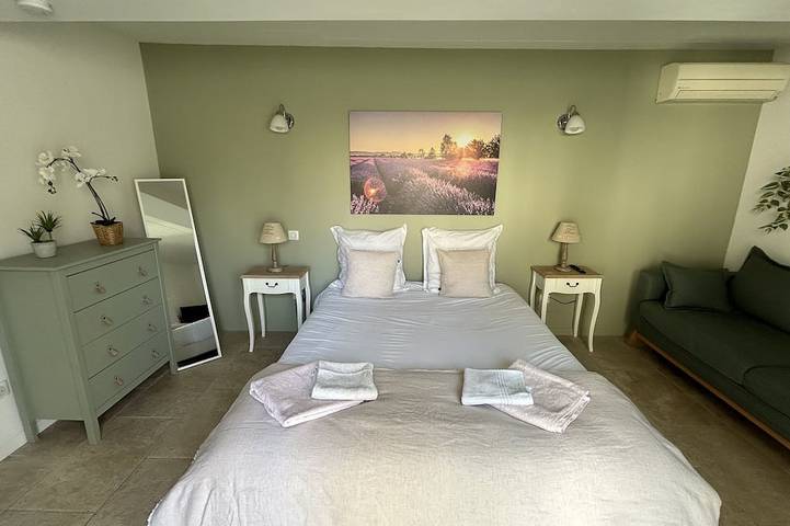 Logement Lavande aux Pieds des Tours in Châteaurenard, Region de Arles