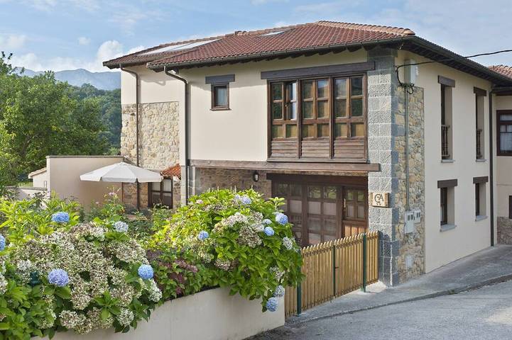 Gîte pour 14 personnes, avec terrasse et jardin