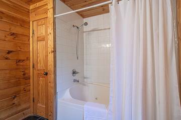 Log Cabin for 12 Guests in Chattahoochee National Forest, Fannin County, Picture 3