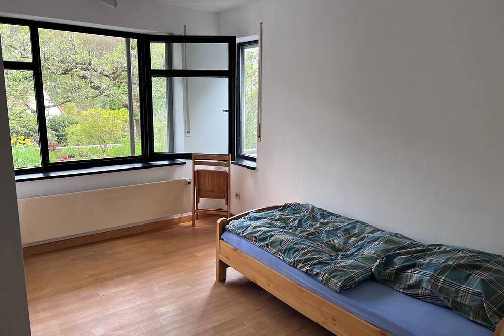 Helles Designhaus mit Talblick und Glasfaser, Freibad 300m, 4km zur A2/Rehren in Hessisch Oldendorf, Weserbergland