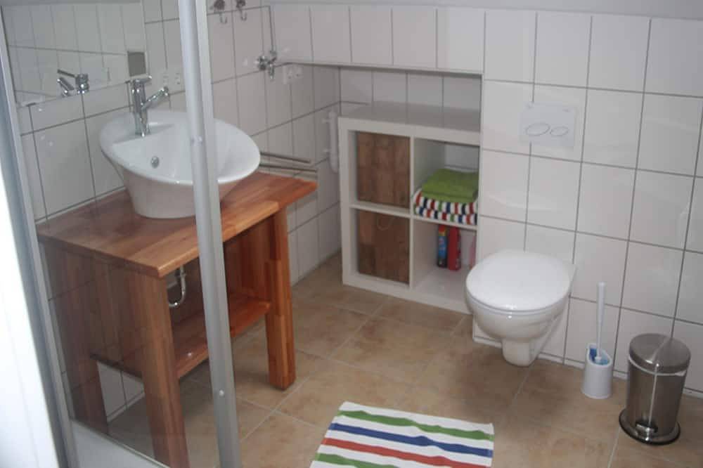 Ganze Wohnung, Ferienwohnung Topaz, 60qm, 1 Schlafzimmer, max. 3 Personen in Kippenhausen, Immenstaad am Bodensee