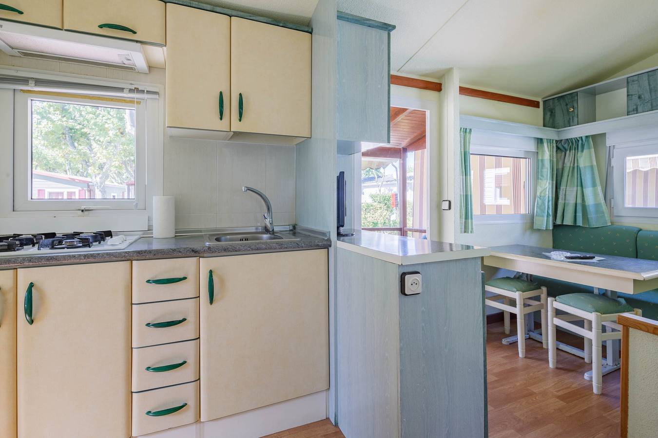 Bungalow 'A' con piscina privada, terraza privada y Wi-Fi in O Grove, Rias Baixas