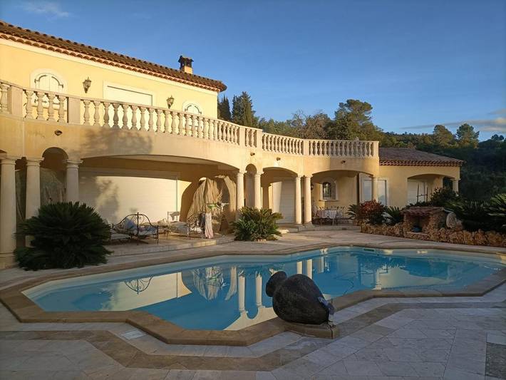 Alojamiento y desayuno para 2 personas, con jacuzzi además de jardín y piscina - 1