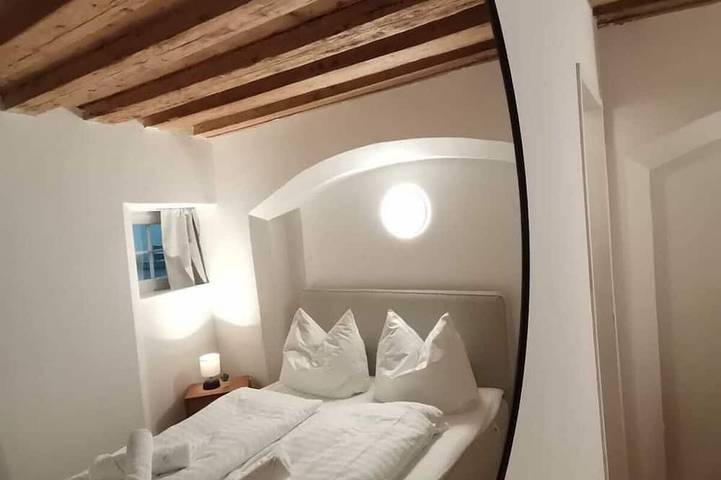 Ganze Wohnung, Charmante 1 Zimmer-Wohnung inmitten der Innsbrucker Altstadt in Stubaier Alpen, Innsbruck