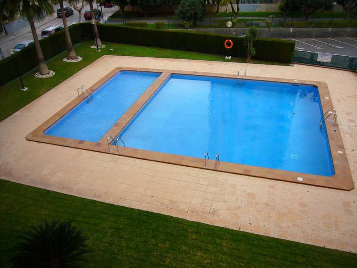 Apartamento para 4 personas, con jardín y balcón en Benidorm