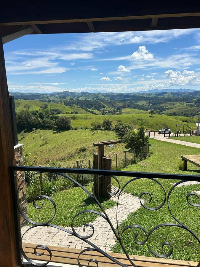 Casas e apartamentos de temporada para 2 pessoas, com jardim e balcão e ainda jacuzzi em Cunha