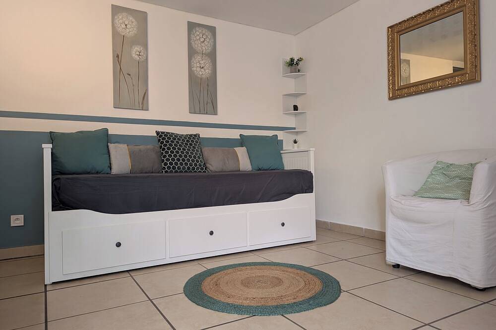 Apartamento entero, El campo a las puertas de Montpellier - estudio equipado para 2-3 personas in Grabels, Region de Montpellier