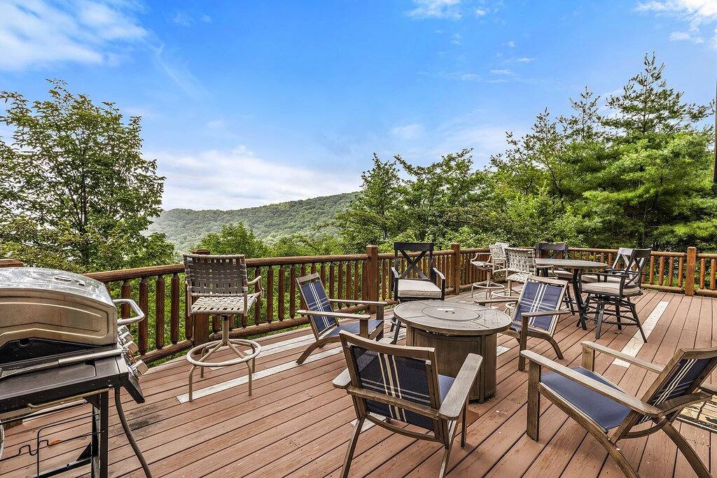 3Br Mountain Home mit Weitblick, in der Nähe von Sehenswürdigkeiten in Blue Ridge Parkway, Seven Devils