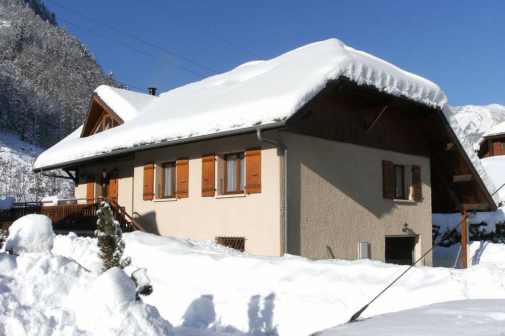 Entire apartment, Spacious apartment for 5 people at the gates of Aravis in Thônes, Annecy region