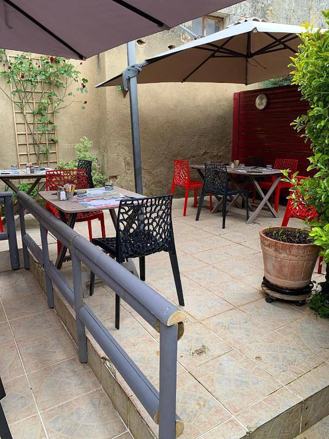 Hôtel pour 3 personnes, avec vue et jardin à Mirambeau - 3