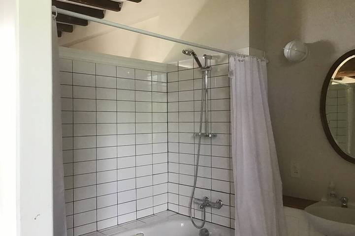 Gîte pour 10 personnes, avec jardin à Lusignac - 4