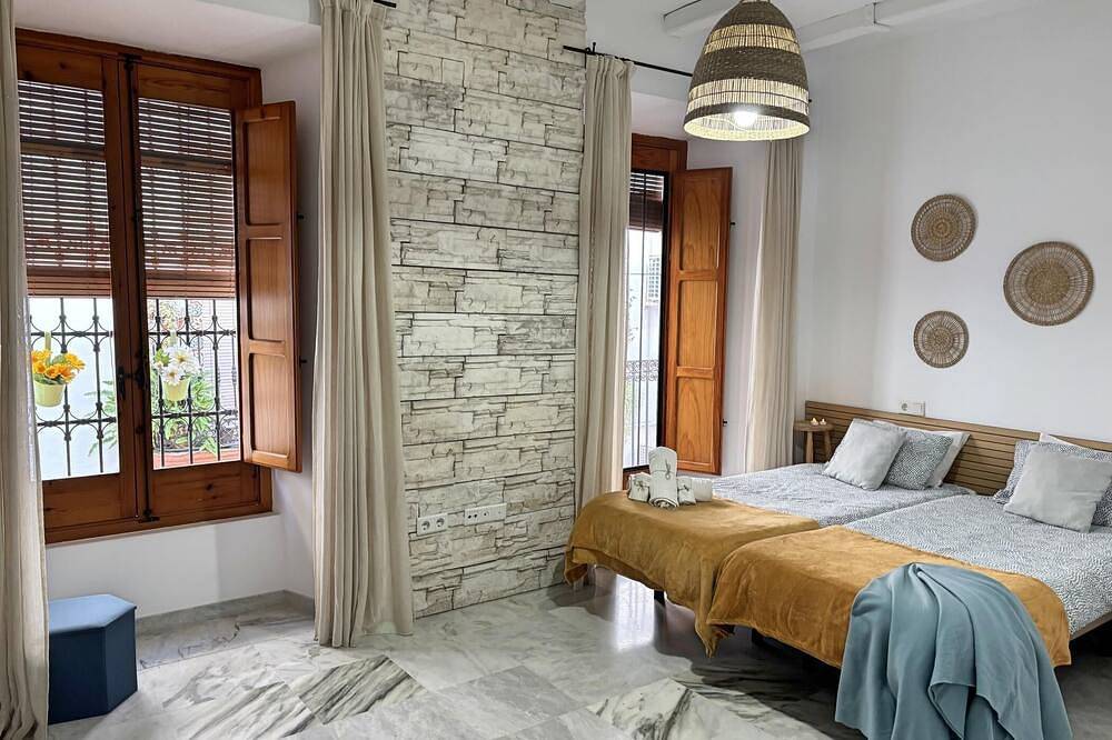 Ganze Wohnung, Rental unit in Córdoba · 2 bedrooms · 3 beds · 1 bath in Distrito Centro (Córdoba), Cordoba