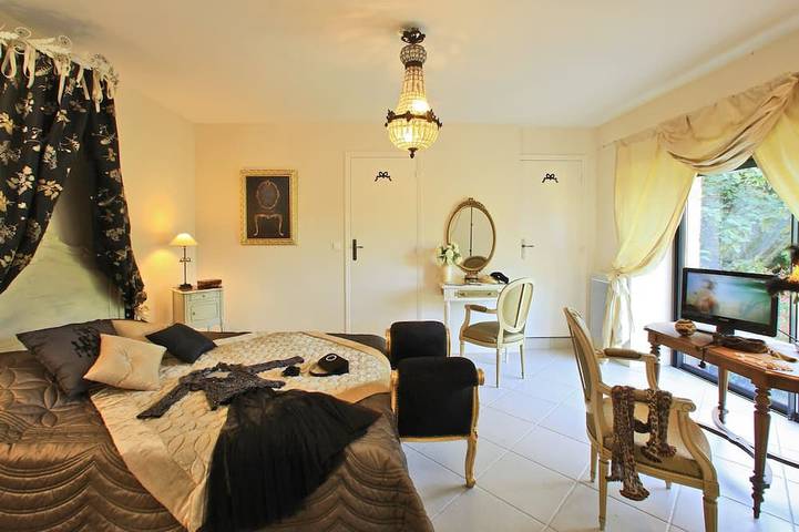 Location de vacances pour 9 personnes, avec jardin ainsi que jacuzzi et terrasse, animaux acceptés à Marcillac-Saint-Quentin - 2