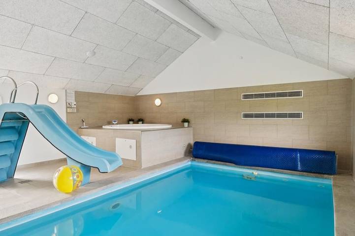 Ferienhaus für 14 Personen, mit Terrasse und Garten sowie Sauna in Ahl Strand