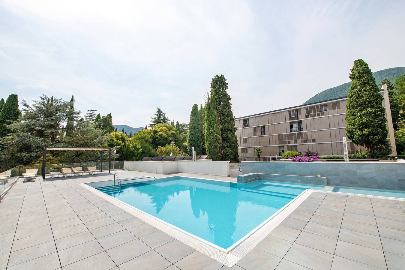 Ganze Wohnung, Apartment 'Michela Flat in Gardone' mit Gemeinschaftspool, Wlan und Klimaanlage in Spiaggia Casinò di Gardone Riviera (Gardone Riviera), Gardone Riviera