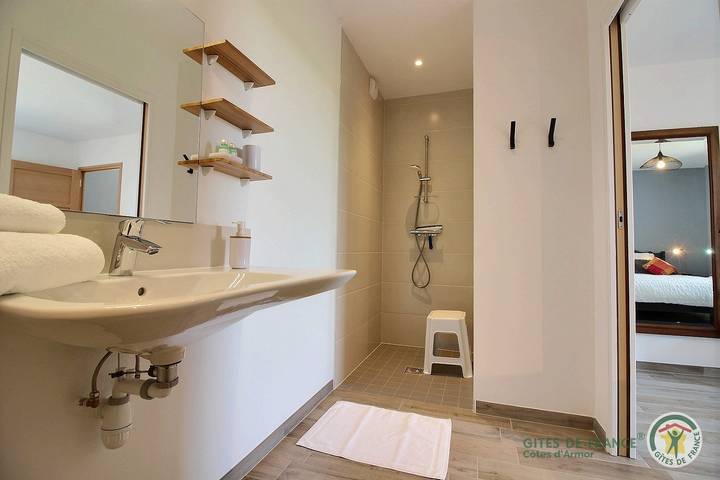 Gîte pour 2 personnes, avec jardin à Lannion - 2