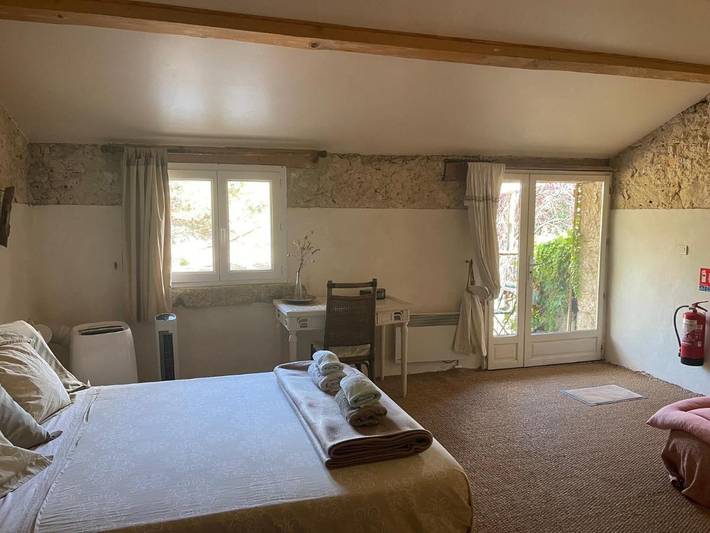 Chambre d’hôte pour 8 personnes, avec piscine ainsi que vue et jardin dans le Gers - 4