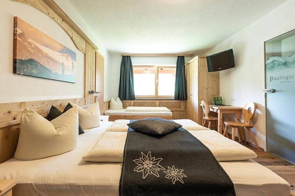 Tweepersoonskamer met douche od. Badkamer, Wc - Guesthouse Farm Paulingerhof in Stubai Alps, Axams