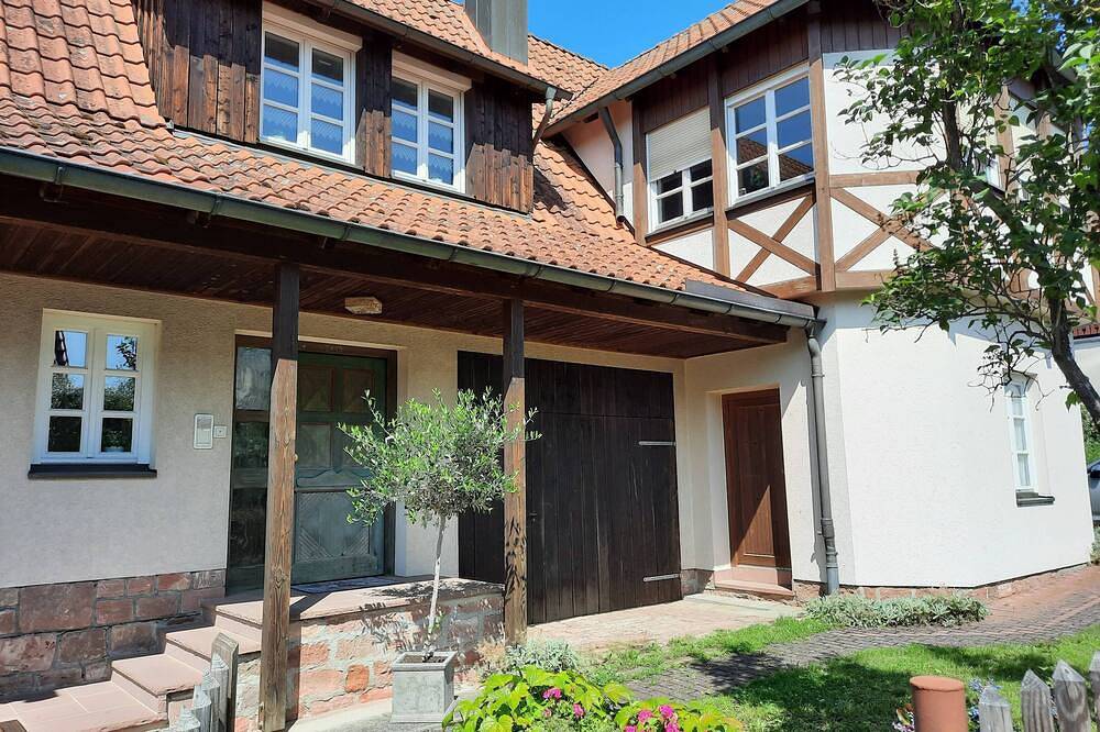 Ganze Wohnung, Geräumige Ferienwohnung (80 qm) für 2 Personen mit zwei Badezimmern in Gemünden am Main, Maindreieck