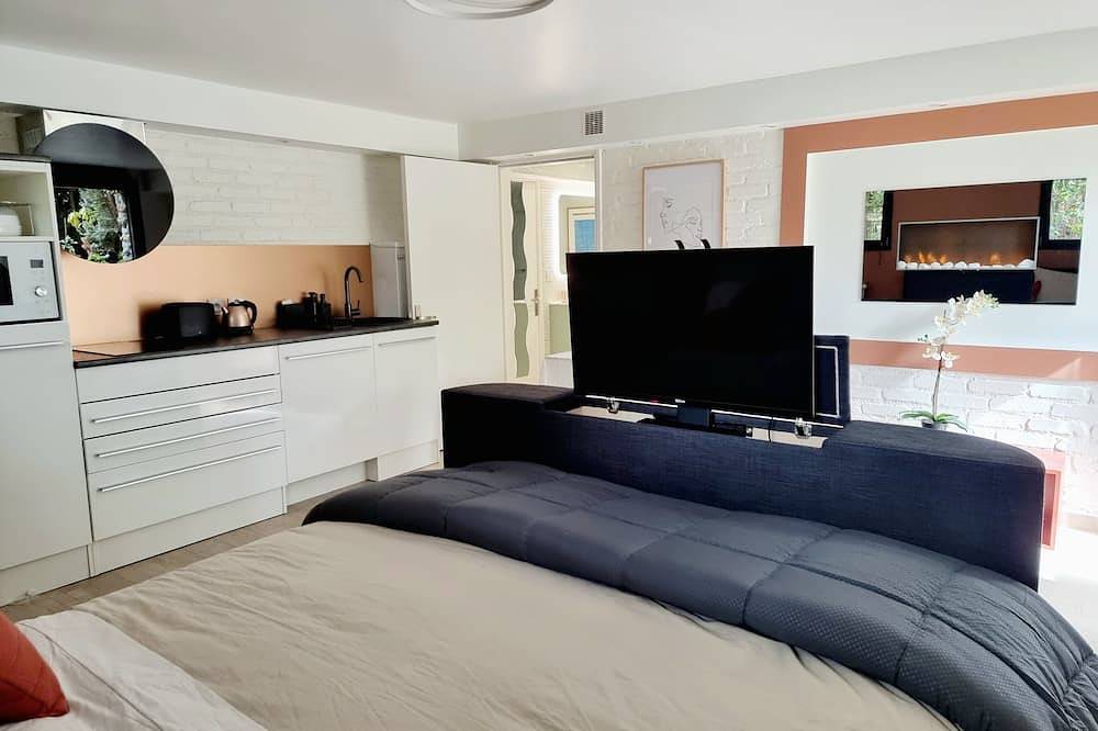 Ganze Wohnung, \"l'hotel A La Maison\": Appartement Independant Dans Maison Saint Cloud in Saint-Cloud, Hauts-de-Seine