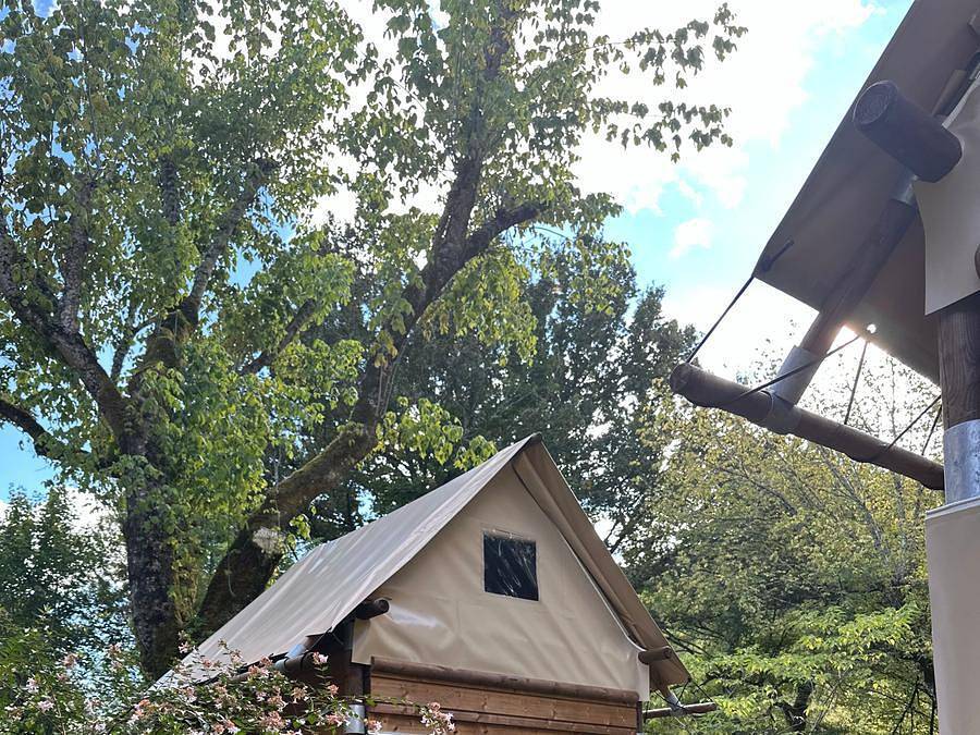 Camping Dordogne Les Cinq Châteaux - Hébergement 2 personnes - Bivouac sur pilotis in Allas-les-Mines, Périgord Noir