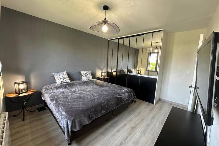 Location de vacances pour 8 personnes, avec terrasse et jardin à Le Tilleul - 4