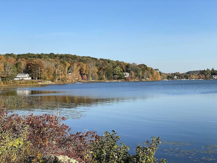 Cottage for 6 people, with yard, with pets in Connecticut