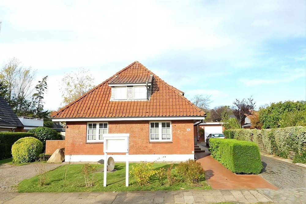 Ganze Wohnung, Lüttje Fischerhuus - Ferienhaus Lüttje Fischerhuus: 400 m zum Strand, Terrasse & in Nordfriesische Inseln (Schleswig-Holstein) (Schleswig-Holstein), Wyk auf Föhr