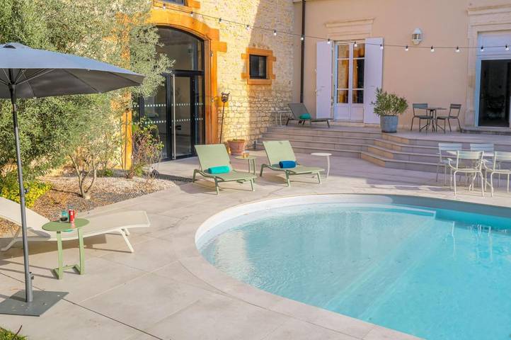 Villa pour 15 personnes, avec vue ainsi que jardin et piscine