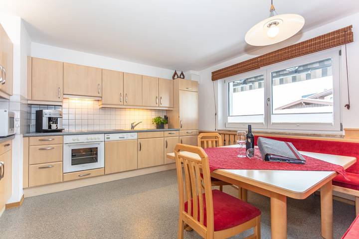 Ferienwohnung für 5 Personen, mit Balkon und Whirlpool sowie Terrasse und Garten in Neukirchen am Großvenediger - 4