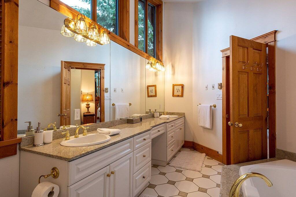 Chalet for 15 Guests in Whistler, Whistler Blackcomb