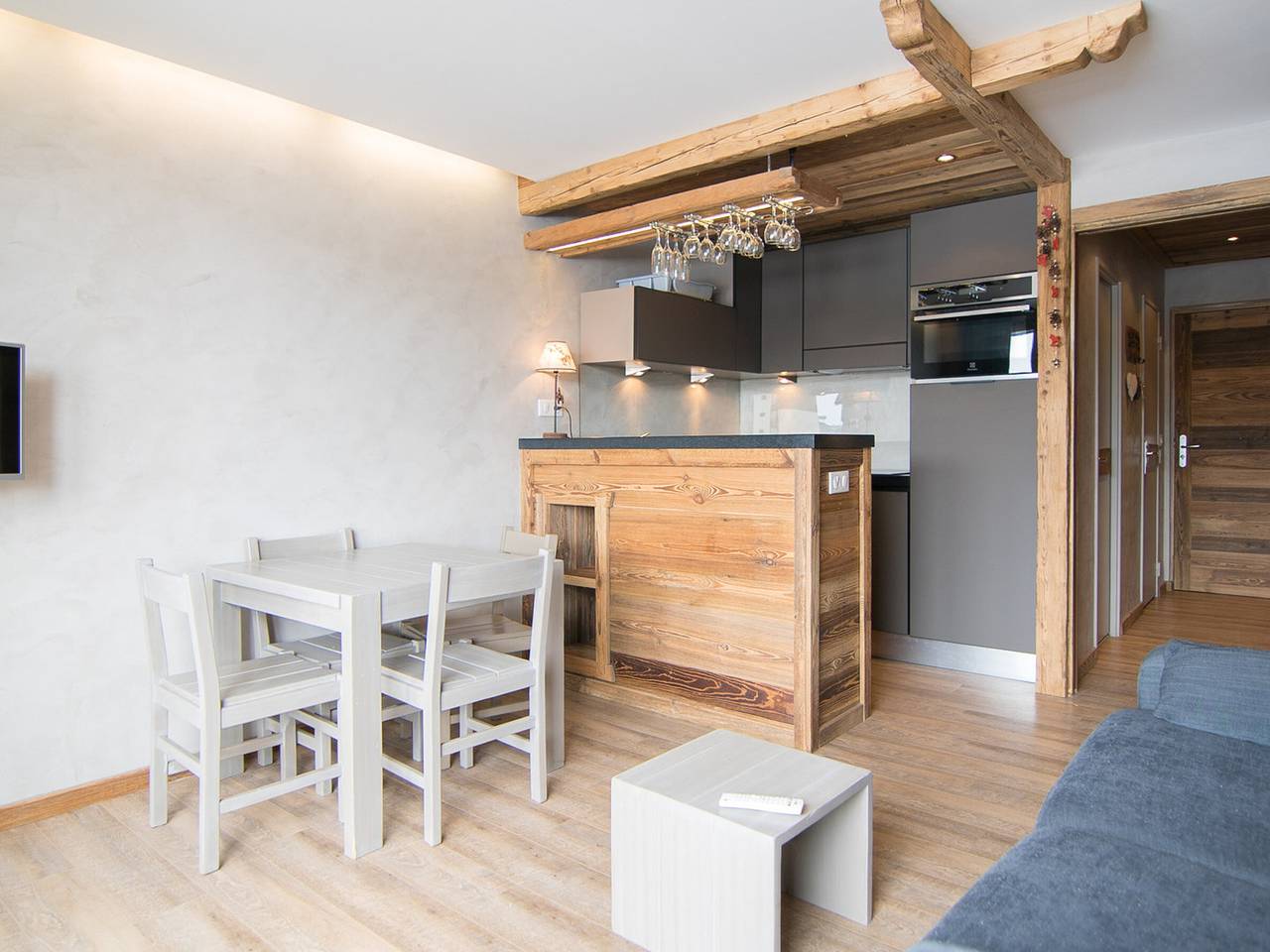 Entire studio, Luxurious Studio 30m², ski-in/ski-out, Val-Claret Tignes in Tignes, Vanoise National Park