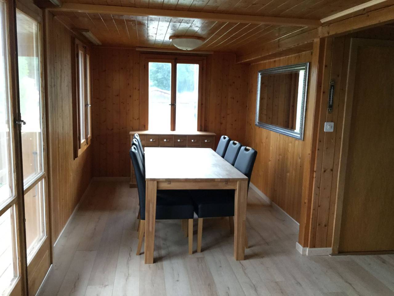 Chalet in der Nähe des Sees 3 Minuten zu Fuß entfernt in Chevroux (Waadt), Drei-Seen-Land