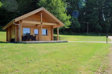 Gîte pour 6 personnes, avec jardin à Peyrat-le-Château