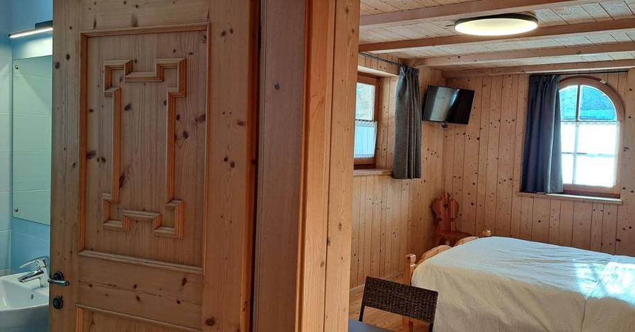 Hôtel pour 3 personnes, avec jacuzzi et jardin à Rabbi - 2