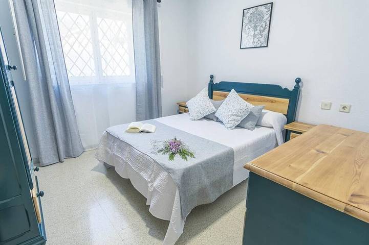 Chalet para 4 personas, con piscina y jardín - 1