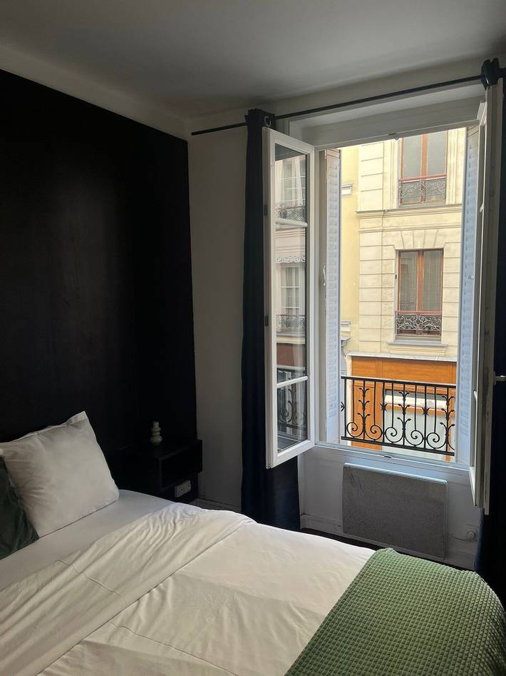 Gîte pour 3 personnes, animaux acceptés dans Theatre De La Tour