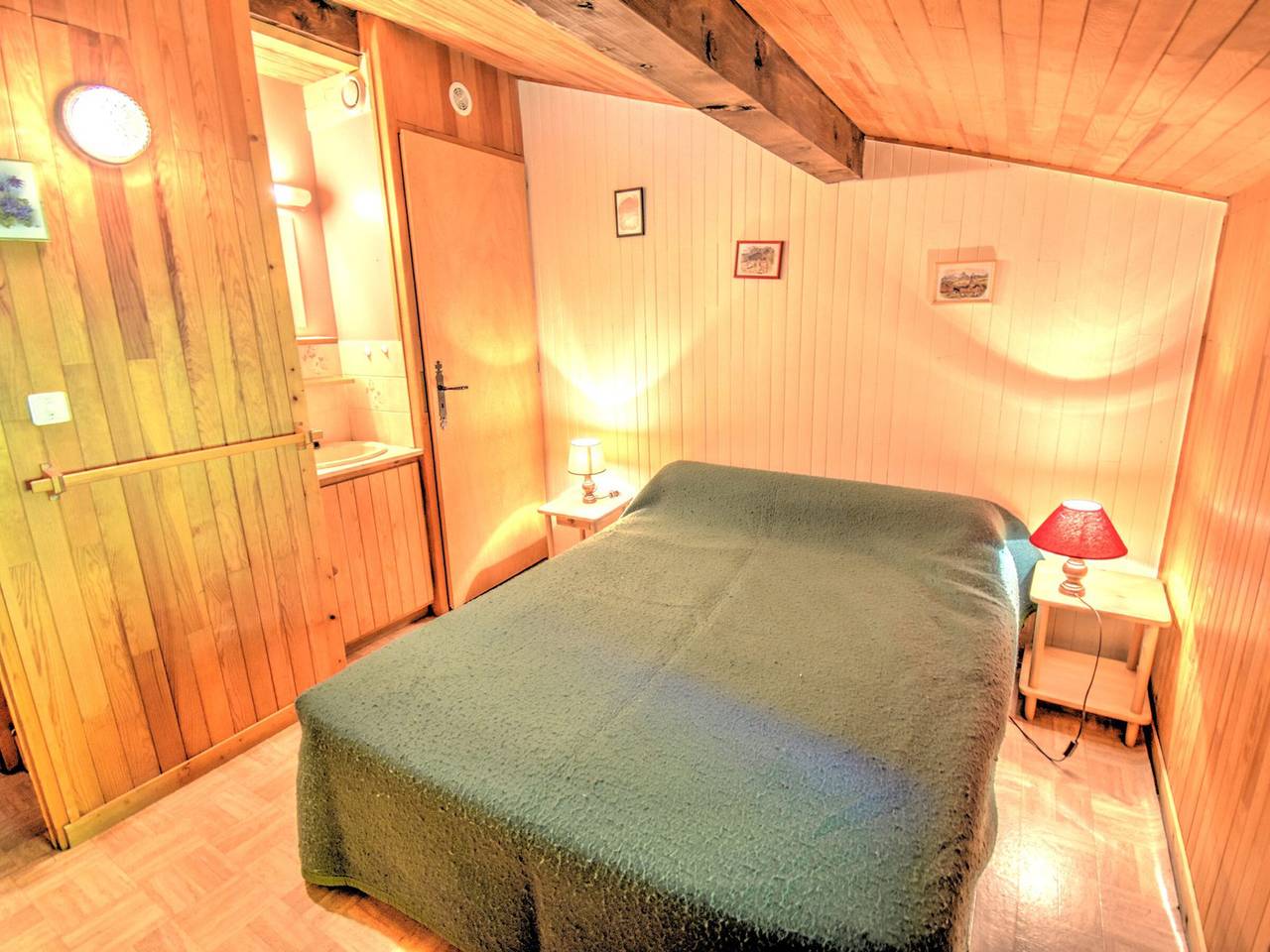 Detached chalet in Morzine, 200m from cable car, parking, for 10 people in Morzine, Les Portes du Soleil