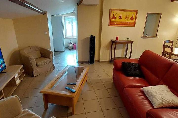 Gîte pour 4 personnes, avec jardin à Épargnes - 3