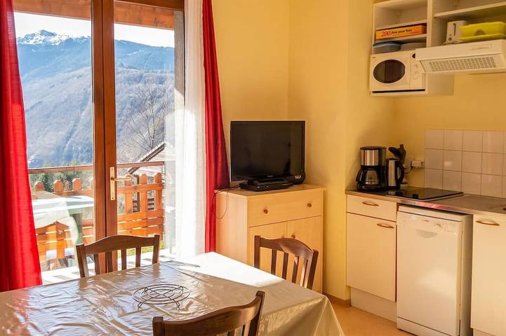 Gîte pour 4 personnes, avec piscine et balcon à Ignaux