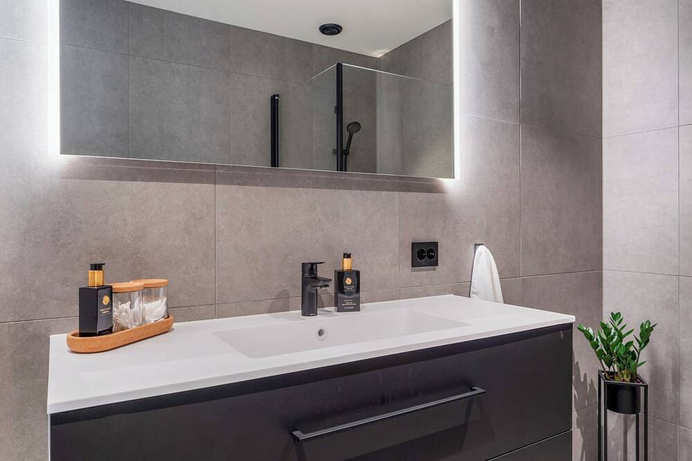 Ganze Wohnung, Modernes 2-Zi.-Apartment mit Meerblick – 25 Min zu Stavanger & Preikestolen in Strand (Rogaland)