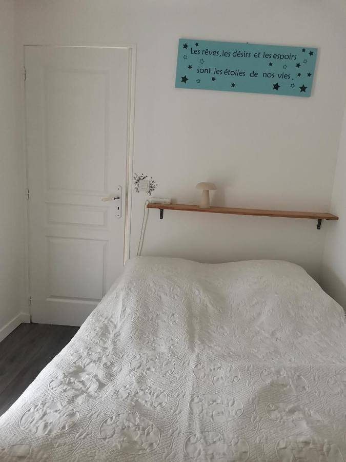Location de vacances pour 2 personnes, avec vue et jardin à Ponthoile - 3