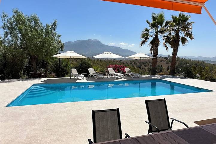 Casa de vacaciones para 8 personas, con terraza y jardín en Viñuela