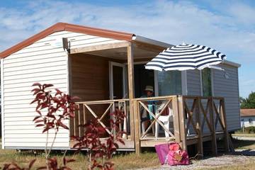 Gîte pour 4 personnes, avec piscine et jardin, animaux acceptés à Orist