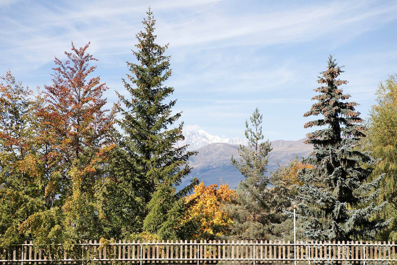 Appartamento intero, Appartamento per vacanze 'Ciel Bleu Pila' con vista sulle montagne, giardino in comune e balcone in Pila (Aosta), Comune di Gressan